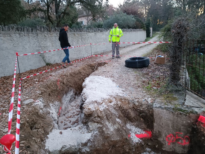 Travaux de modernisation du réseau d'irrigation par BRIES-TP Fourniture et pose de canalisations sur la Commune de L’Isle sur la Sorgue et Velleron